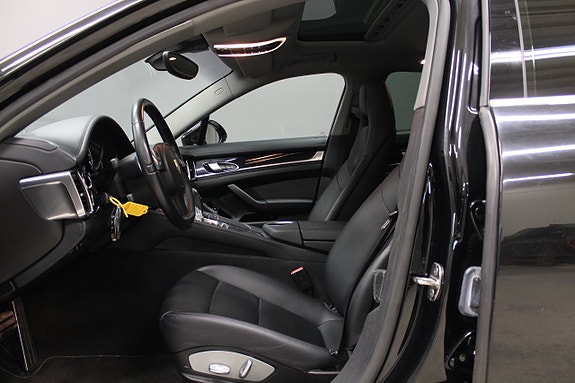 Porsche Panamera 4S 7 of 14