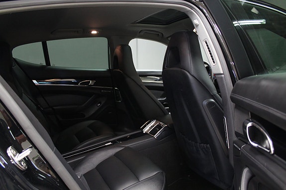 Porsche Panamera 4S 13 of 14