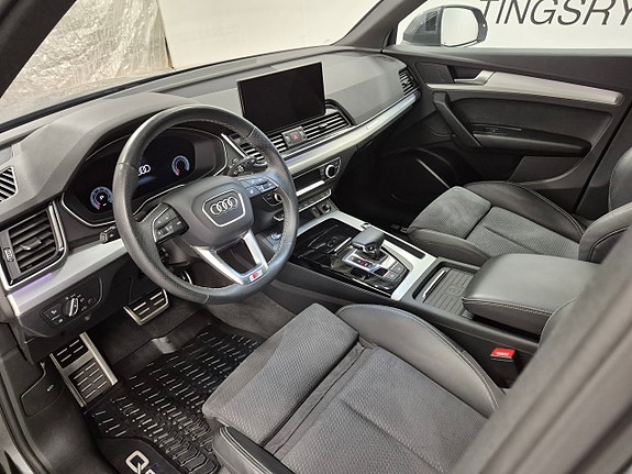 Audi Q5 2 of 12