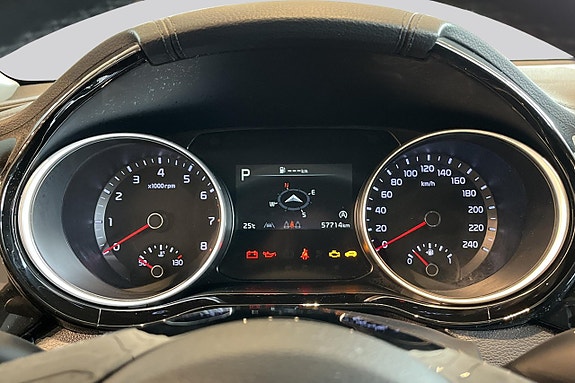 Kia Ceed 10 of 21
