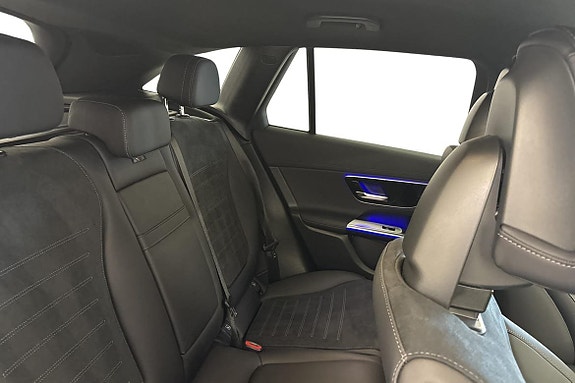 Mercedes-Benz GLC300 de 11 of 24