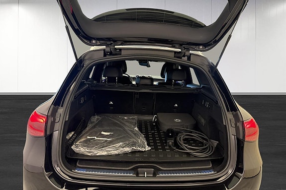 Mercedes-Benz GLC300 de 17 of 24