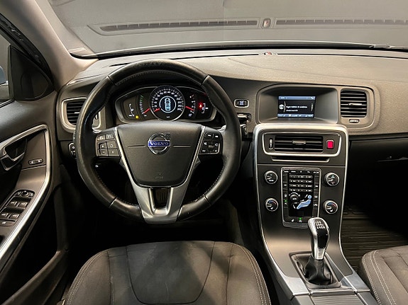 Volvo V60 14 of 21