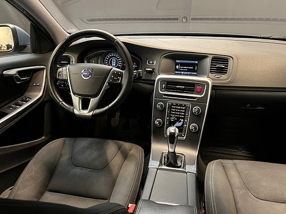 Volvo V60 15 of 21
