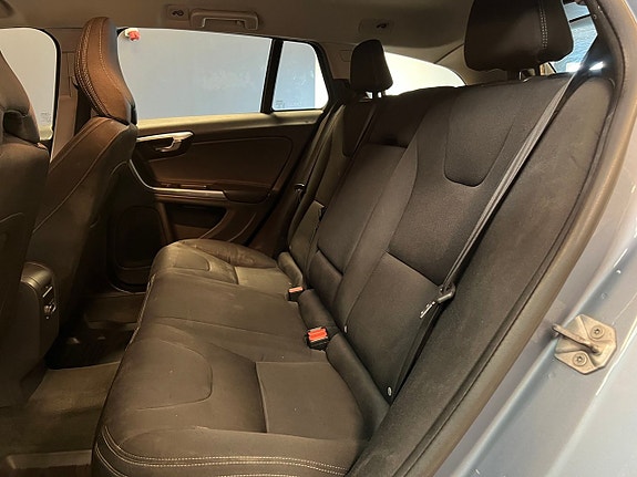 Volvo V60 13 of 21