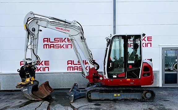 Takeuchi TB 370 2 of 5