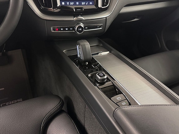 Volvo XC60 13 of 19