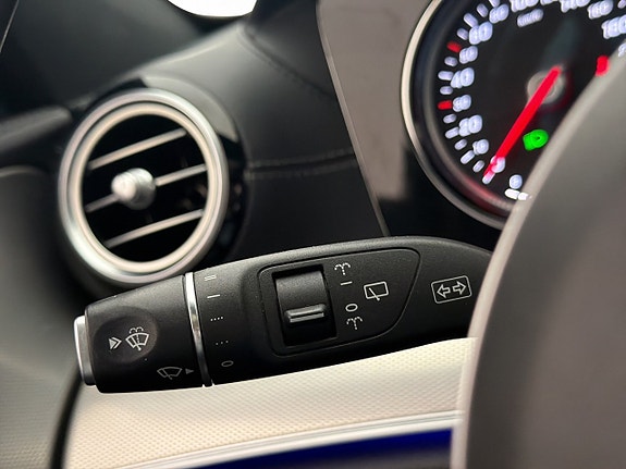 Mercedes-Benz E200 13 of 30