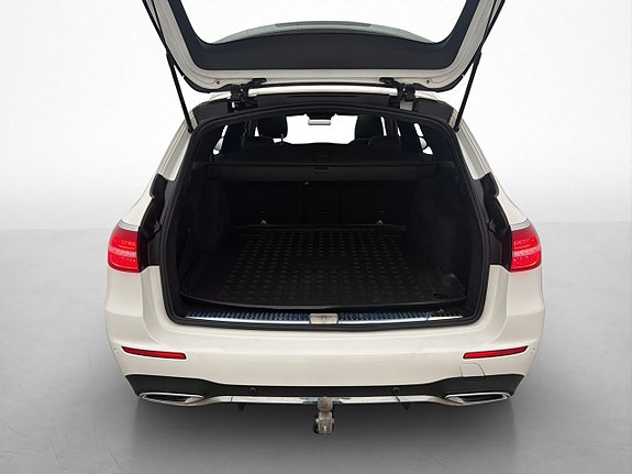 Mercedes-Benz E200 29 of 30