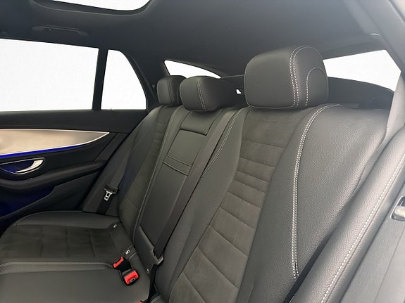 Mercedes-Benz E200 25 of 30
