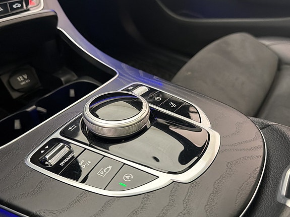 Mercedes-Benz E200 21 of 30