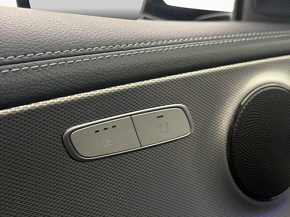 Mercedes-Benz E200 26 of 30
