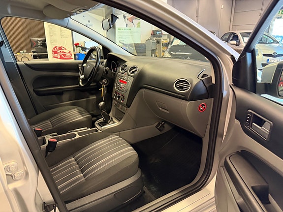 Ford Focus 13 of 20