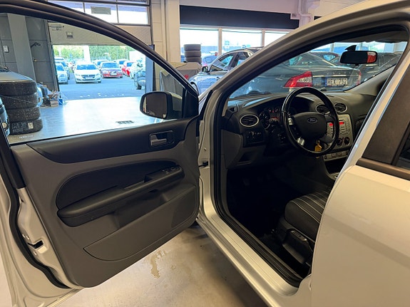 Ford Focus 8 of 20