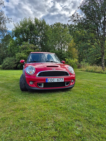 MINI Cooper SD 4 of 4