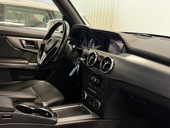 Mercedes-Benz GLK220 18 of 30