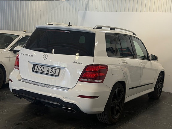 Mercedes-Benz GLK220 7 of 30