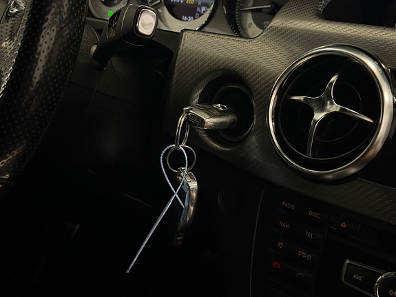 Mercedes-Benz GLK220 22 of 30