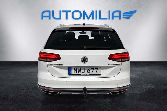 Volkswagen Passat Alltrack 15 of 19
