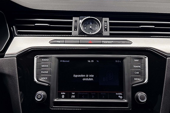 Volkswagen Passat Alltrack 11 of 19