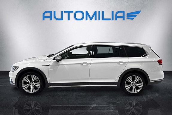 Volkswagen Passat Alltrack 3 of 19