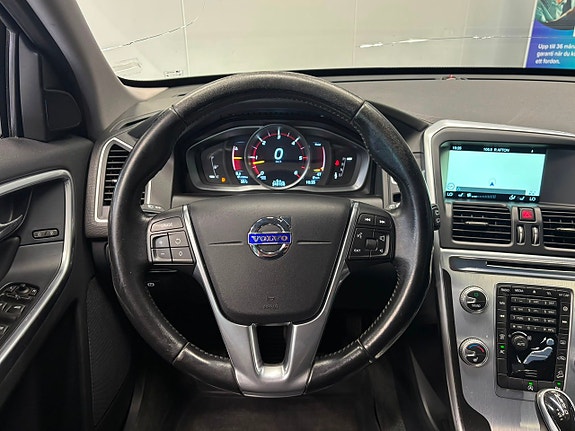 Volvo XC60 16 of 25