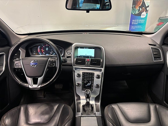 Volvo XC60 15 of 25