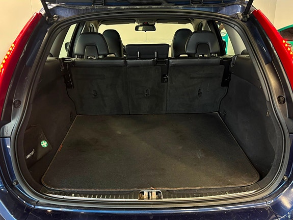 Volvo XC60 8 of 25