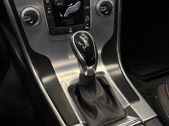 Volvo XC60 19 of 25