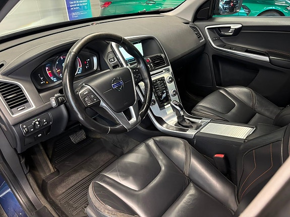 Volvo XC60 11 of 25