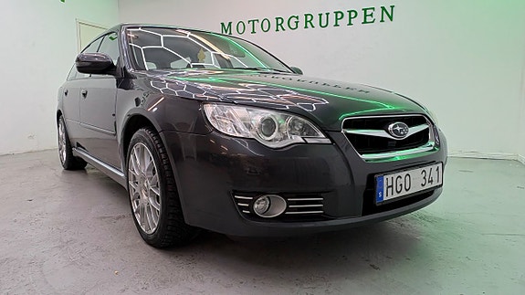 Subaru Legacy 2 of 30