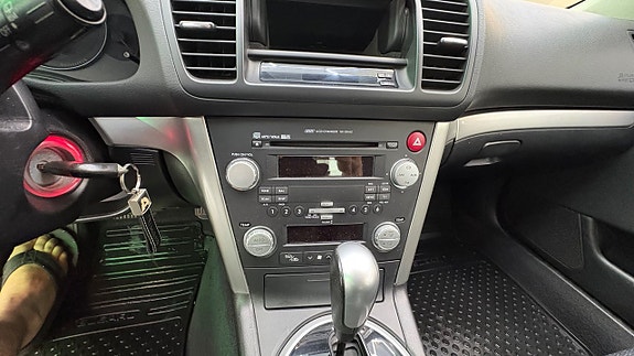 Subaru Legacy 15 of 30
