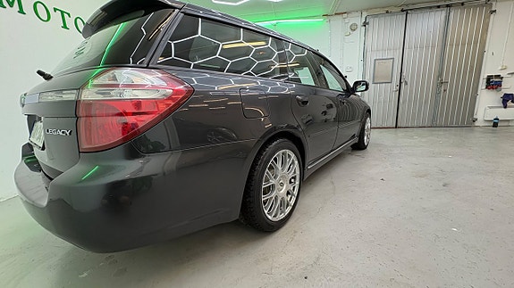 Subaru Legacy 5 of 30