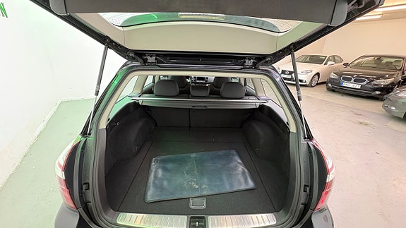 Subaru Legacy 18 of 30