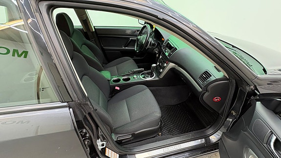 Subaru Legacy 20 of 30
