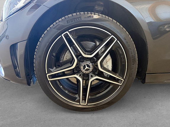 Mercedes-Benz C220 8 of 22