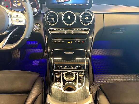 Mercedes-Benz C220 11 of 22