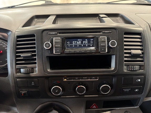 Volkswagen Caravelle 15 of 20