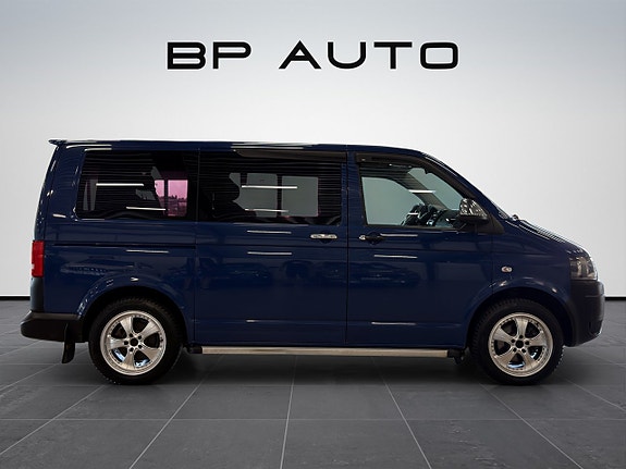Volkswagen Caravelle 8 of 20