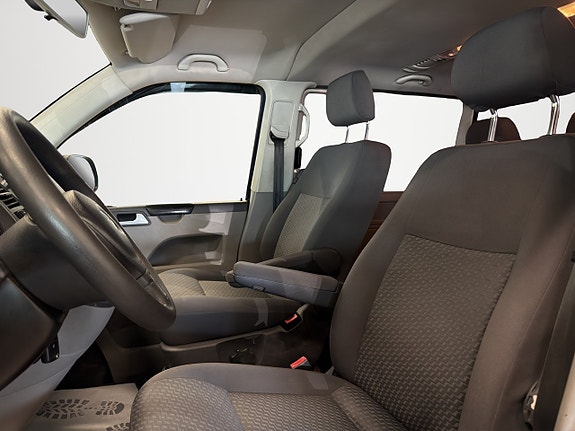 Volkswagen Caravelle 13 of 20