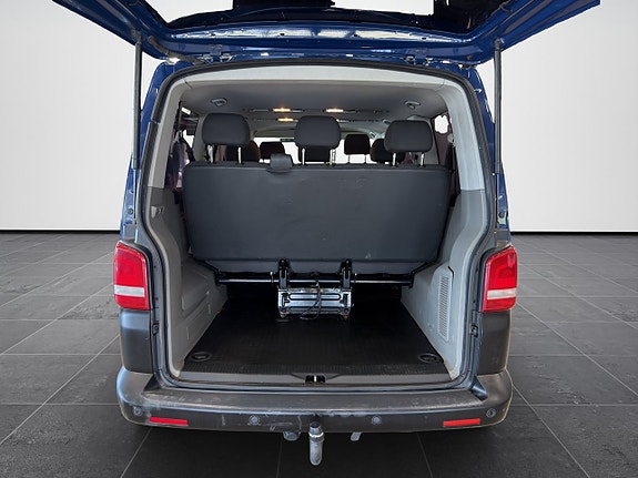 Volkswagen Caravelle 10 of 20