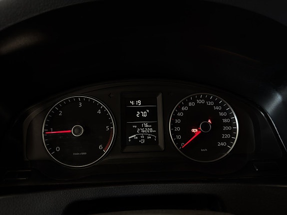 Volkswagen Caravelle 12 of 20