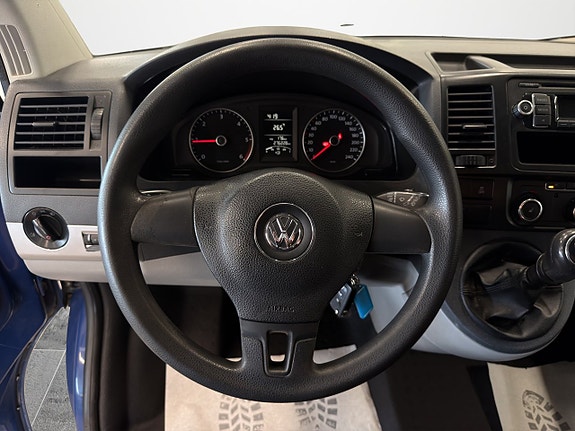 Volkswagen Caravelle 14 of 20