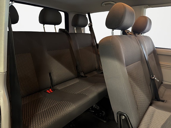Volkswagen Caravelle 19 of 20