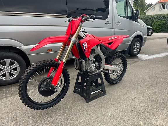 Honda CRF 450 2 of 4