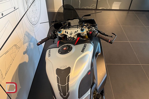 Ducati Panigale V4 SP2 *Akrapovic helsystem + endast 299 mil* 8 of 11