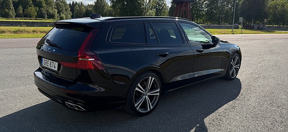Volvo V60 2 of 4
