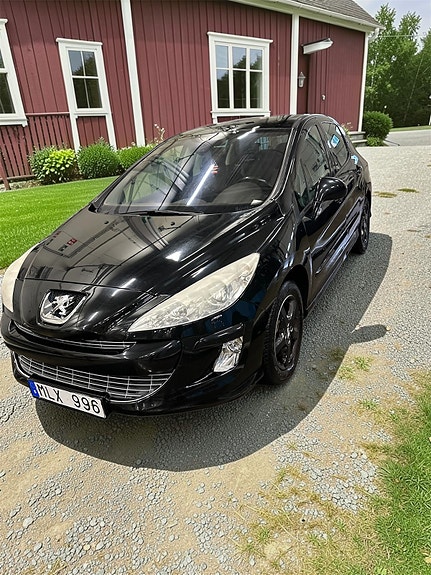 Peugeot 308 2 of 7