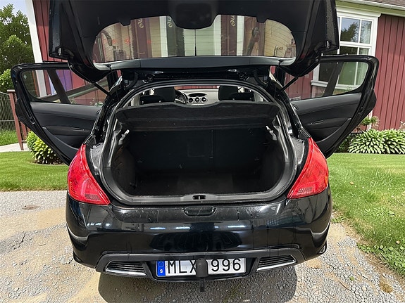 Peugeot 308 4 of 7