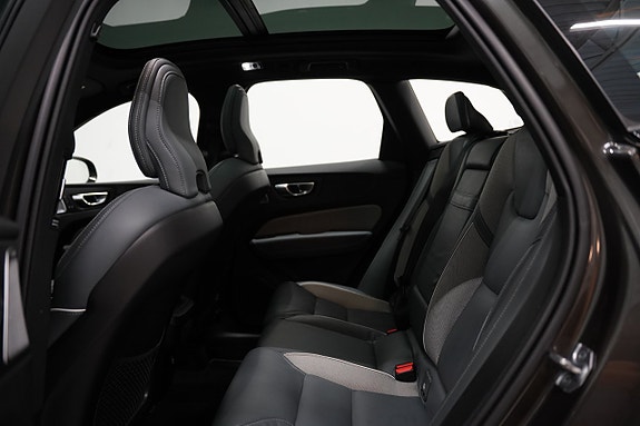 Volvo XC60 27 of 30